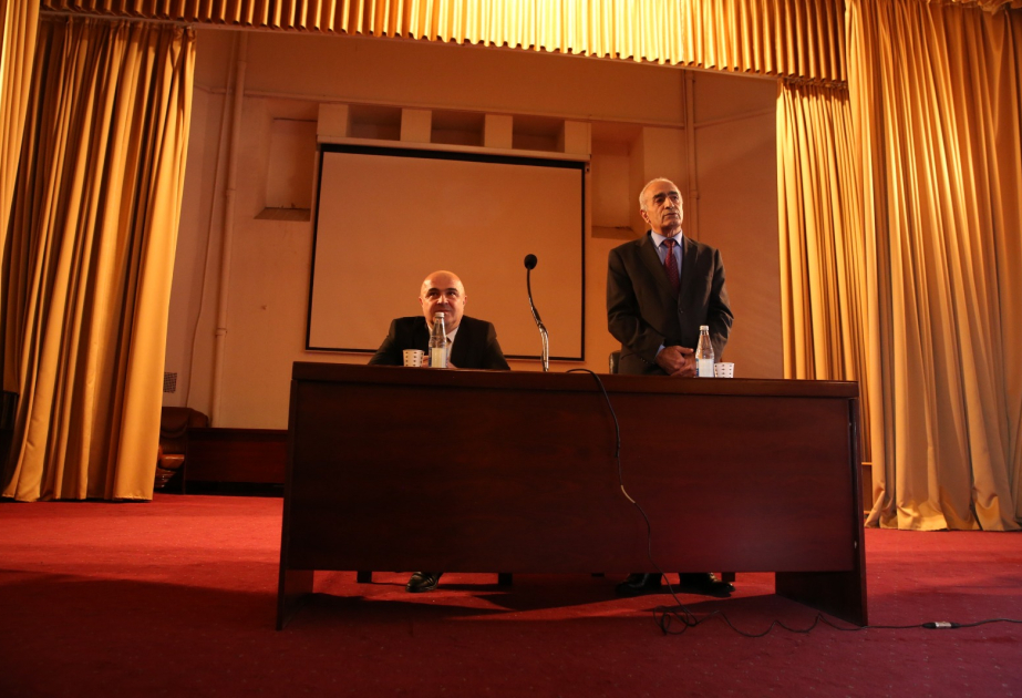İqtisadçı ekspert Pedaqoji Universitetin tələbələrinə ustad dərsi keçib