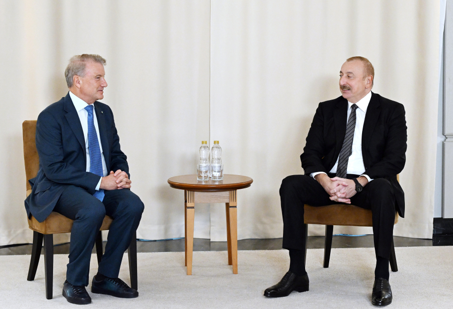 El Presidente de Azerbaiyán se reúne con el Presidente del Presidente de "Sberbank" en Kazán