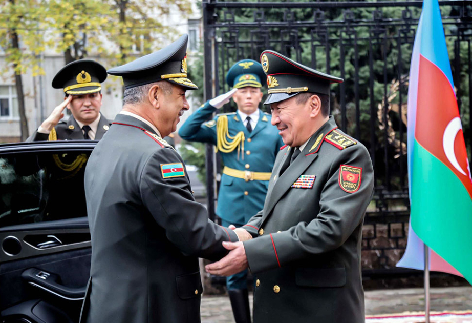 L’Azerbaïdjan et le Kirghizistan signent un plan de coopération militaire pour 2025