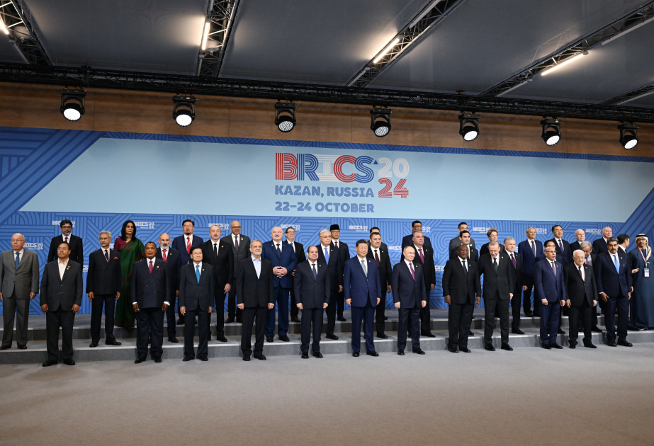 La première séance plénière du format Outreach/BRICS+ du 16e Sommet des BRICS se tient à Kazan Le président azerbaïdjanais participe à la séance plénière MIS A JOUR - 3 VIDEO