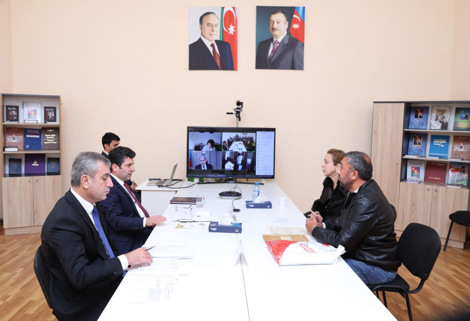 İqtisadiyyat nazirinin müavini Qobustanda vətəndaşlarla görüşüb