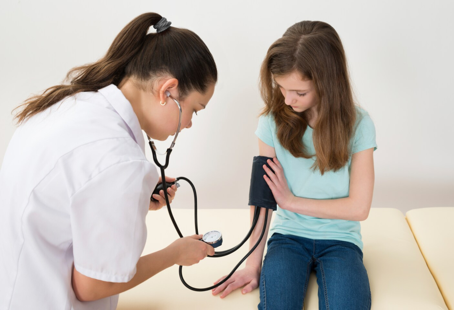 Pediatr: Uşaqlarda arterial təzyiq hər yaş qrupuna görə dəyişir