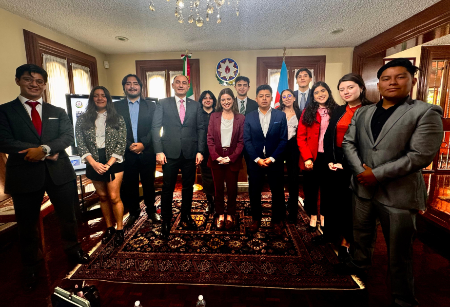 Los estudiantes de una prestigiosa universidad mexicana se reunieron con el Embajador de Azerbaiyán en este país