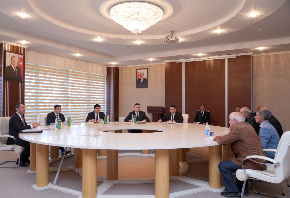Ədliyyə naziri Neftçalada vətəndaşların müraciətlərini dinləyib