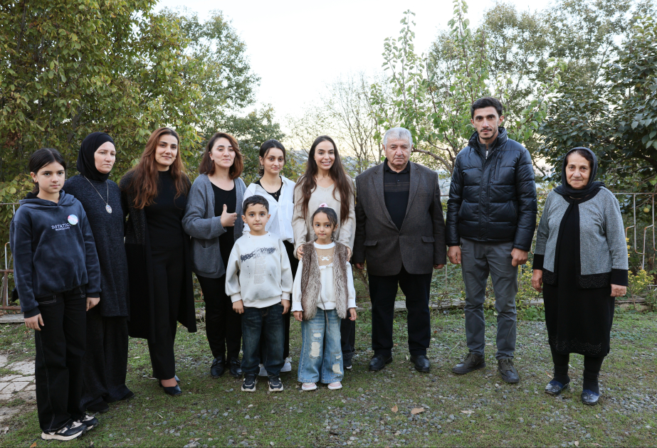 La vice-présidente de la Fondation Heydar Aliyev rend visite à la famille du défunt berger Khanych VIDEO