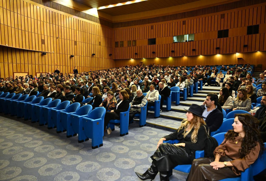 Akademik Opera və Balet Teatrında görüş olub