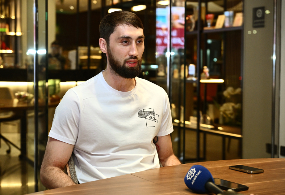 Olimpiya mükafatçısı: Əvvəl yalnız özümü düşünürdüm, indi isə sanki boksçularımla bir yerdə rinqə çıxıb döyüşürəm - MÜSAHİBƏ