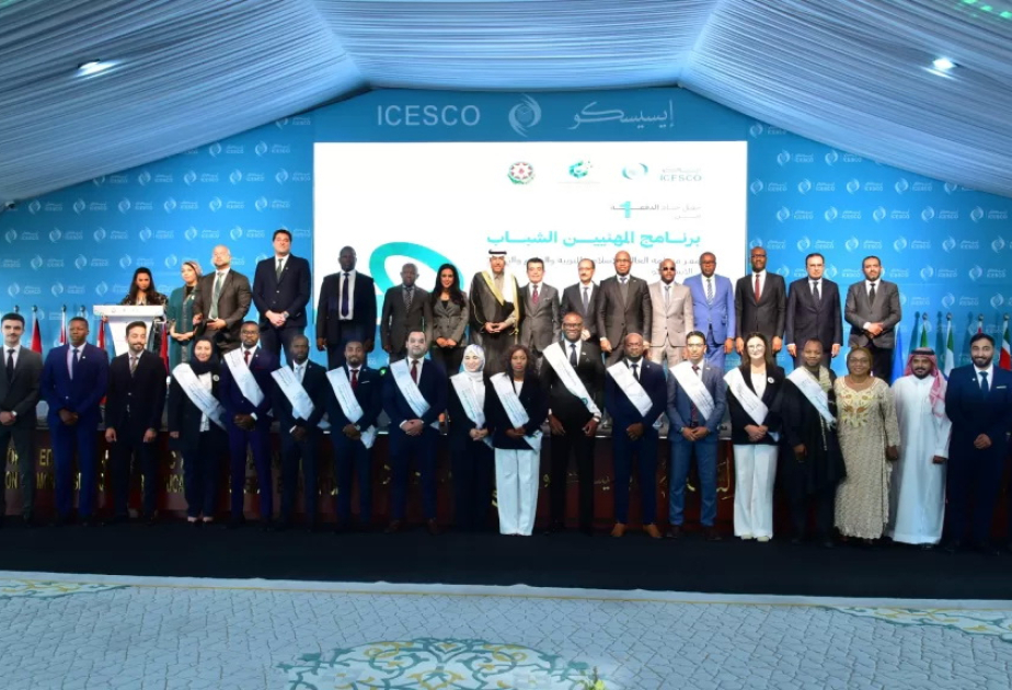 Remise des diplômes aux lauréats de la 1ère promotion du Programme de l’ICESCO pour les jeunes professionnels lors d’une grande cérémonie à Rabat