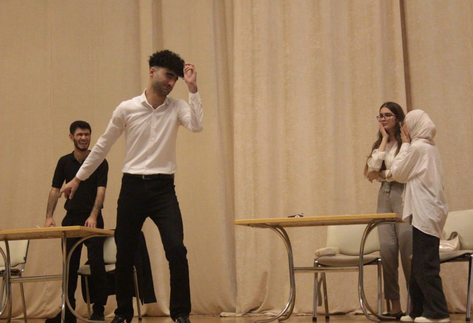 “GəncliyimİZ Teatrda” Proqramı: 20 gənc peşəkar təlimlərdə və tamaşalarda iştirak edib