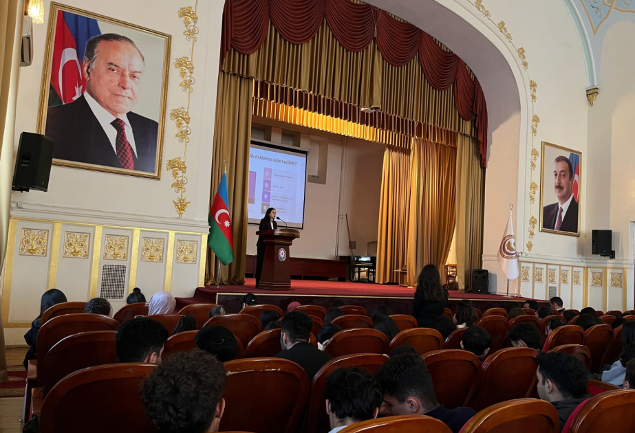Kibertəhlükələrdən qorunma yolları - Pedaqoji Universitetdə infosessiya