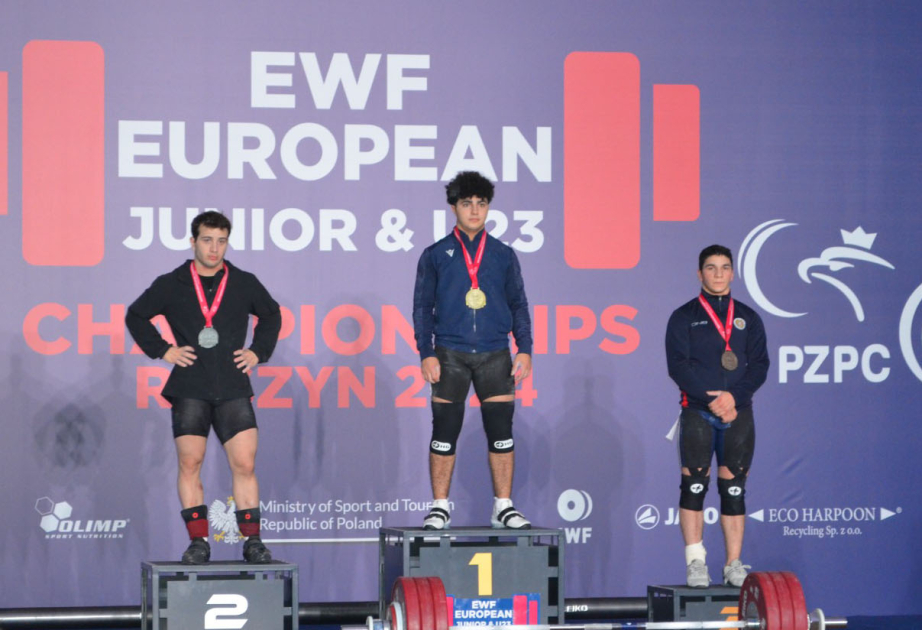 Halterófilo azerbaiyano gana 1 oro y 2 platas en Campeonato Europeo