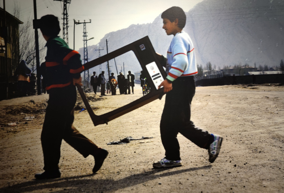 Reza Deghati’s “COP29 - human nature” exhibition launched at Paris Climate Academy
