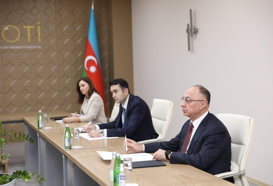 AQTA sədri alkoqollu və alkoqolsuz içkilərin istehsalı, ixracı və idxalı sahəsində fəaliyyət göstərən sahibkarlarla görüşüb
