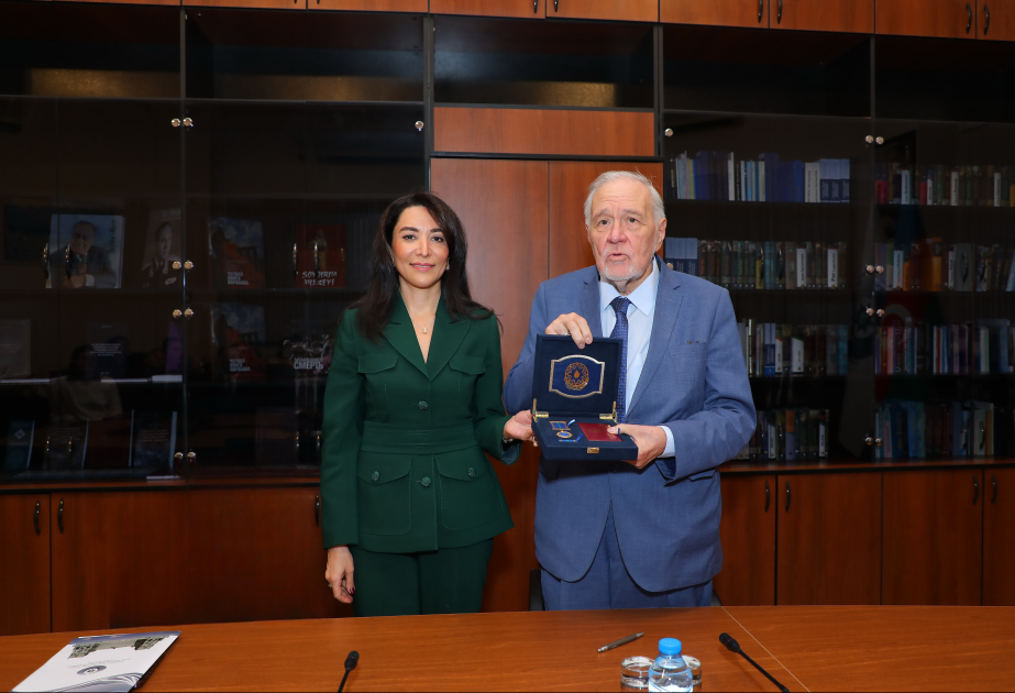 Ombudsman Aparatında türkiyəli professor İlber Ortaylı ilə görüş keçirilib