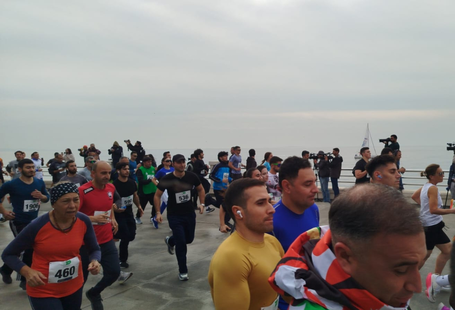 La IV «Carrera de la Victoria» iniciada en Bakú