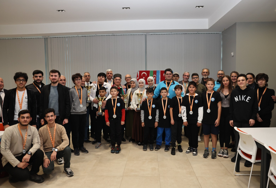 Bursada Zəfər Günü və Atatürkün Anım Günü ilə bağlı şahmat turniri keçirilib
