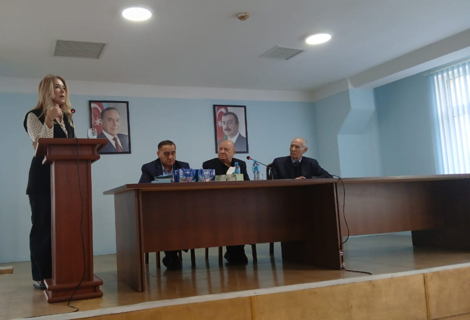 Dövlət Arxivində “Mehmandarovlar” kitabının müəllifi ilə görüş keçirilib