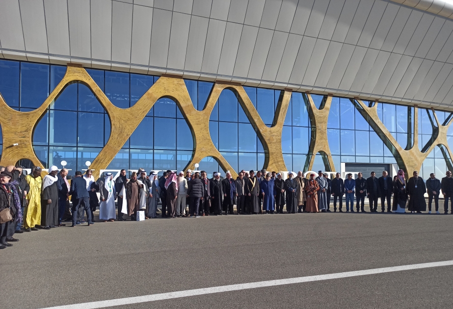Participantes en la Cumbre Mundial de Líderes Religiosos de Bakú emprenden viaje a Karabaj