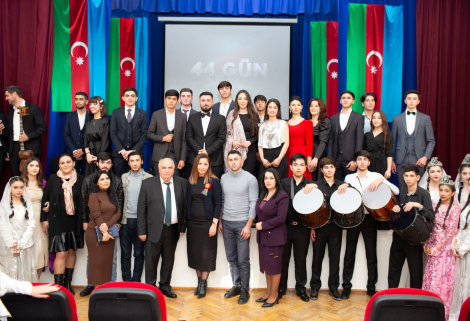 Humanitar Kollecdə 8 Noyabr - Zəfər Gününə həsr olunan konsert proqramı təqdim edilib