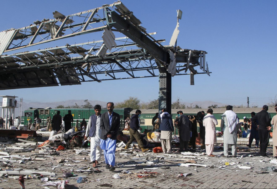 At least 20 people killed in bomb explosion in Quetta Pakistan
