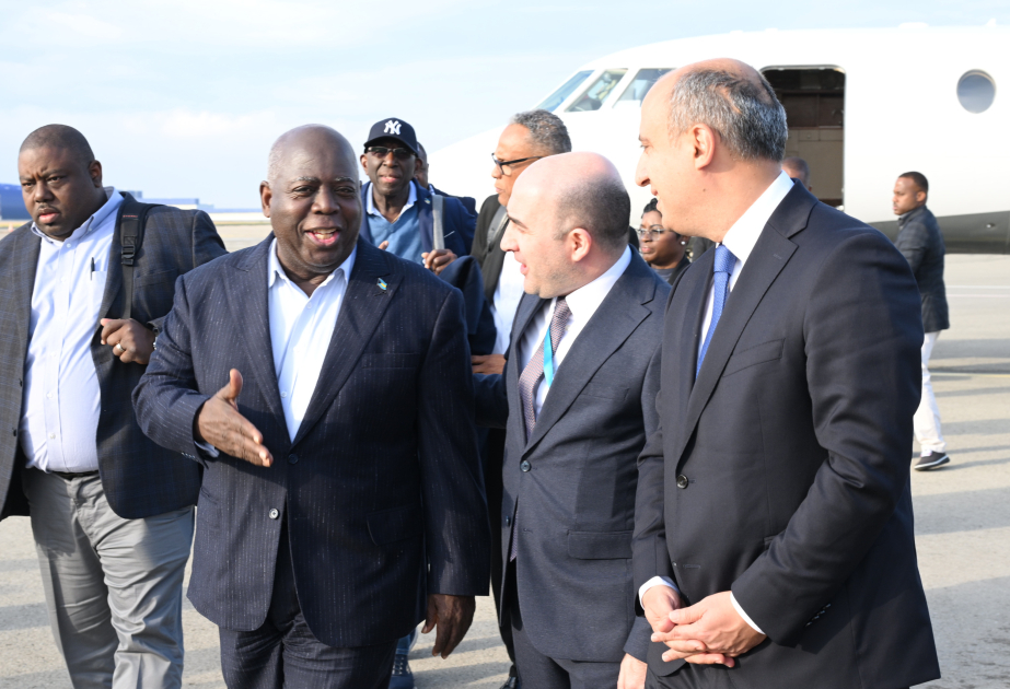 Premierminister der Bahamas in Aserbaidschan eingetroffen