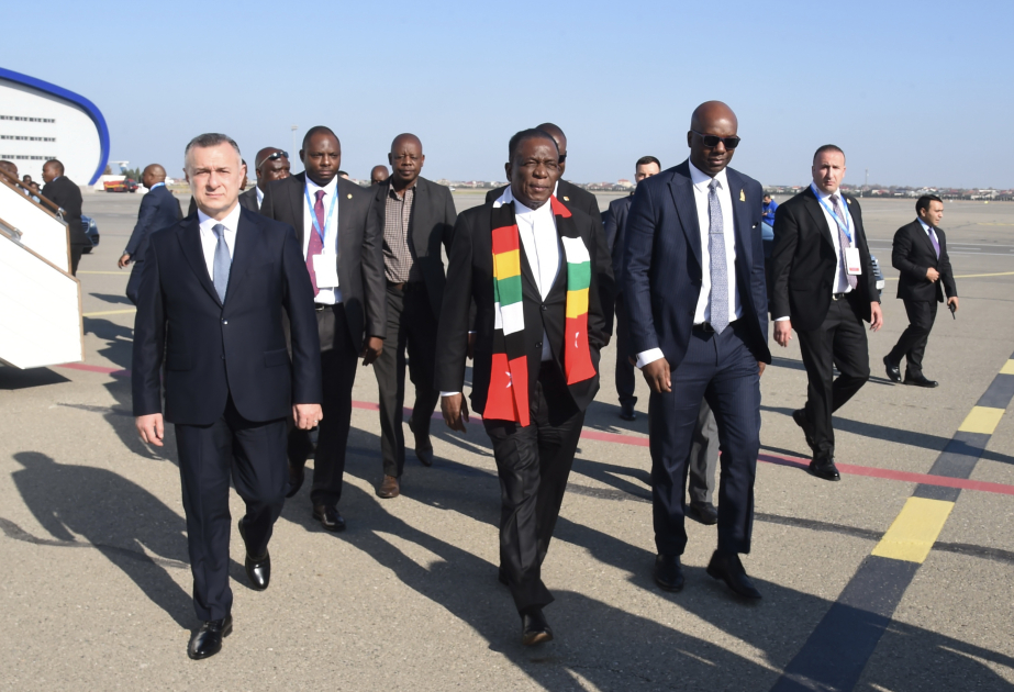 Zimbabve Prezidenti Azərbaycana səfərə gəlib