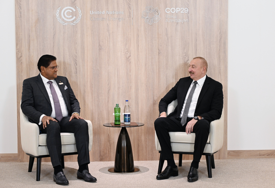 El Presidente Ilham Aliyev se reunió con el Presidente de Surinam ACTUALIZADO