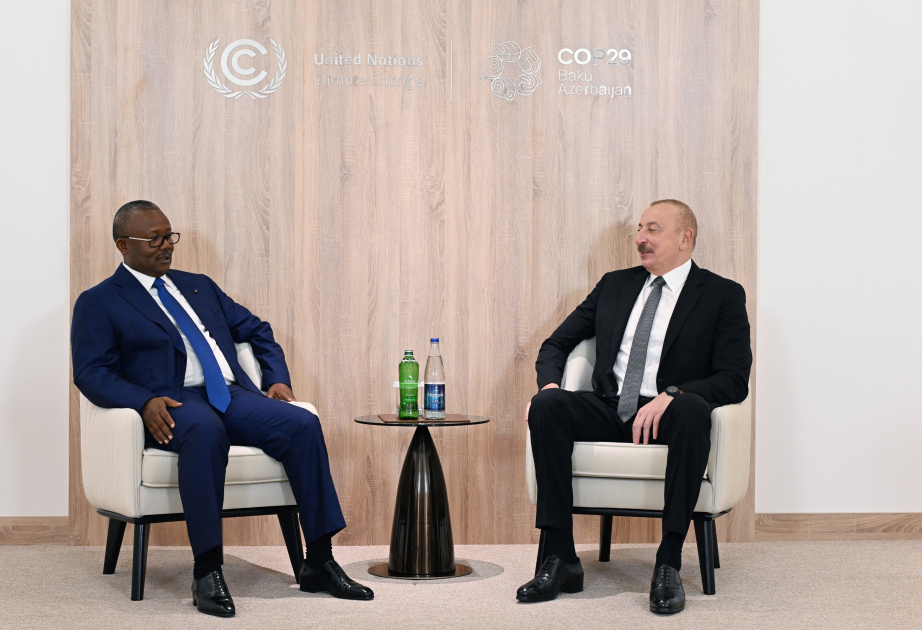Le président azerbaïdjanais rencontre le président de Guinée-Bissau MIS A JOUR VİDEO