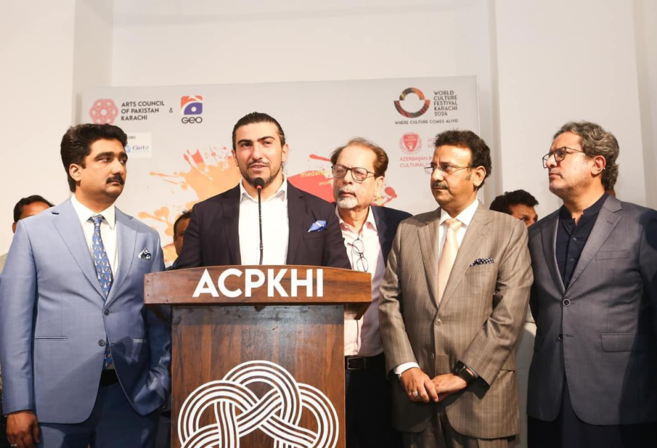 Azərbaycan rəssamlarının əsərləri Pakistanda uğurla təqdim edilib