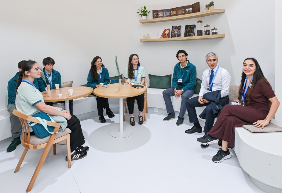COP29: la vice-présidente de la Fondation Heydar Aliyev Leyla Aliyeva et l’assistant du président Anar Alekbérov visitent le pavillon d’Azerbaïdjan