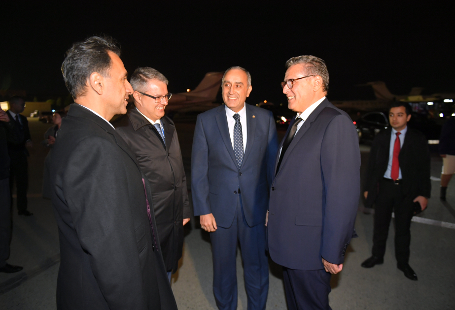 رئيس الحكومة المغربية يصل الى أذربيجان
