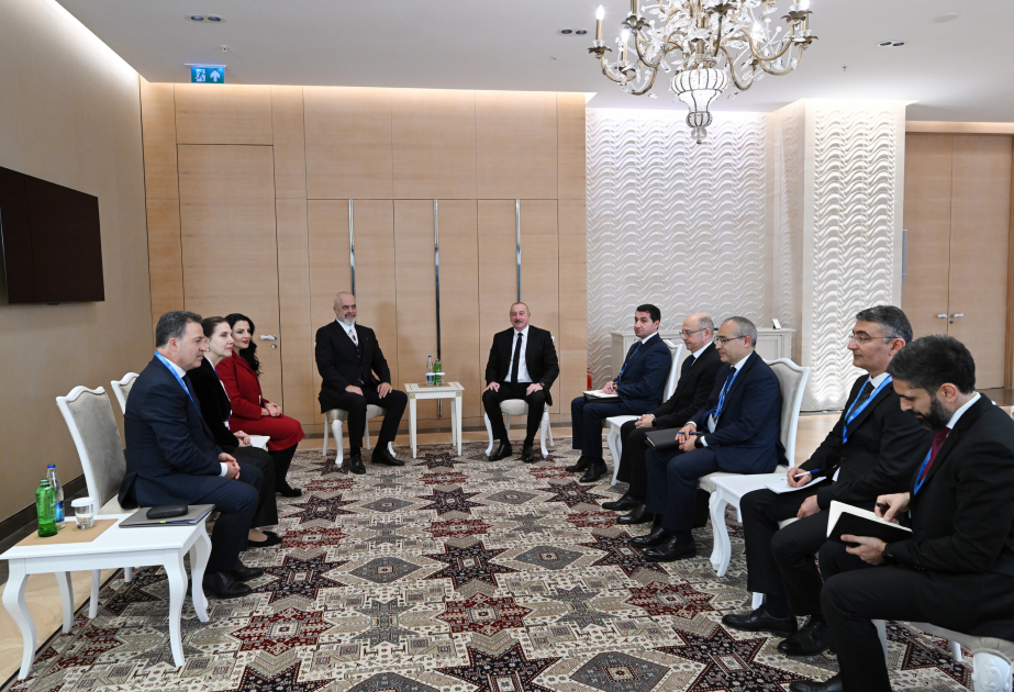 Präsident Ilham Aliyev trifft sich mit Albaniens Premierminister VIDEO