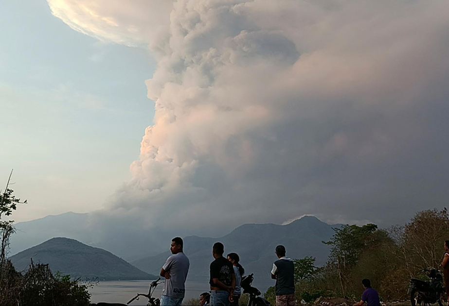 Vulkanausbruch in Indonesien: Internationaler Flugverkehr betroffen