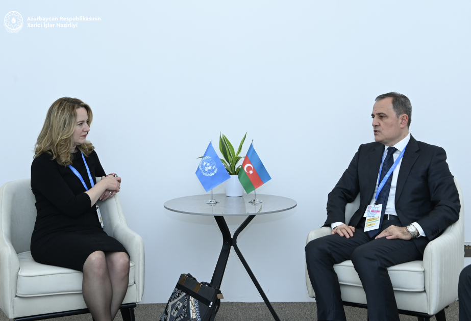 Canciller de Azerbaiyán se entrevista con Directora General de la Organización Internacional para las Migraciones