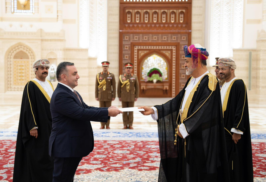 Azərbaycan səfiri etimadnaməsini Oman Sultanına təqdim edib