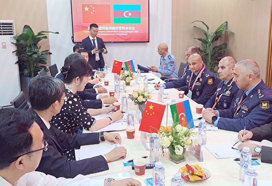 Azerbaijan Air Force Commander attends Airshow China