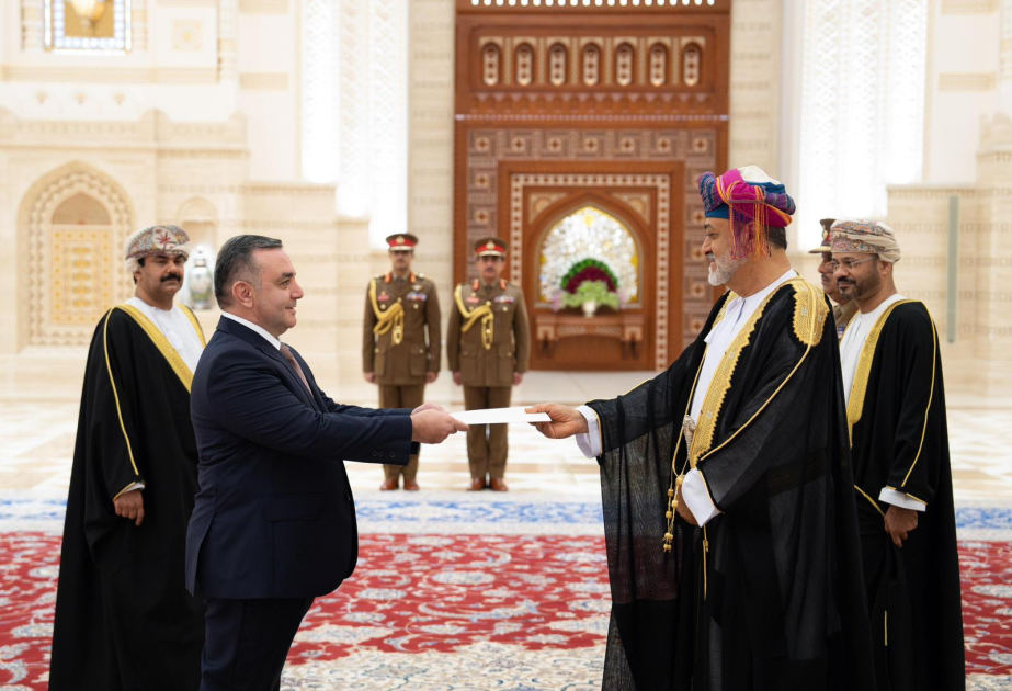 Azerbaijani ambassador presents his credentials to Sultan of Oman