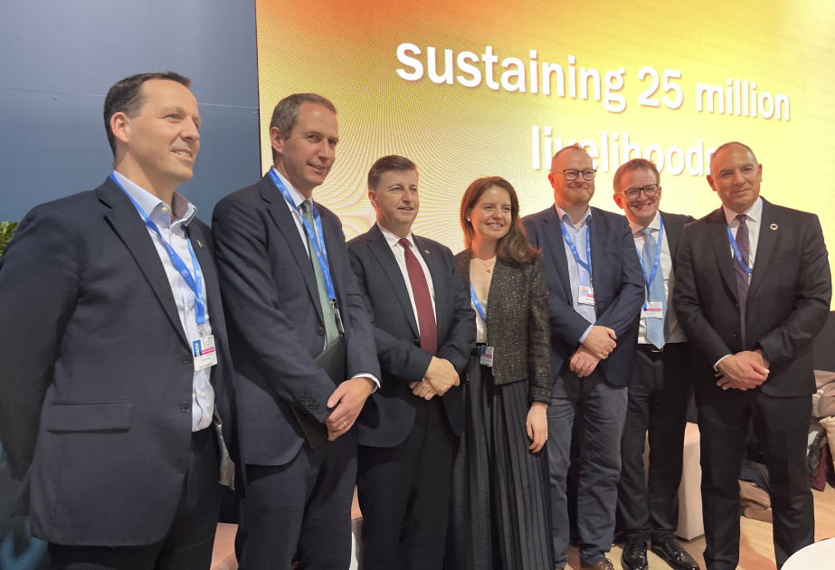 Britaniyalı nazirlər COP29-dakı pavilyonları ilə tanış olublar