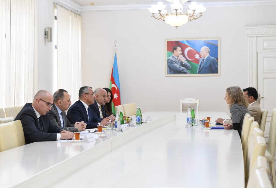 Aleksandra Bilak Azərbaycanda qaçqınlarla bağlı həyata keçirilən dövlət siyasəti barədə məlumatlandırılıb
