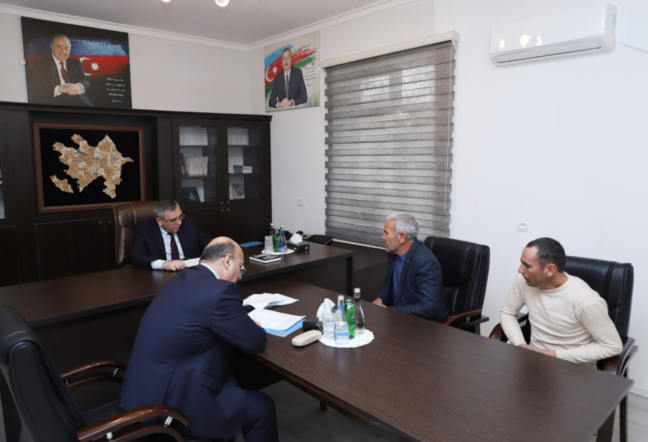 Dövlət Xidmətinin rəisi Ağcabədidə vətəndaşların müraciətlərini dinləyib