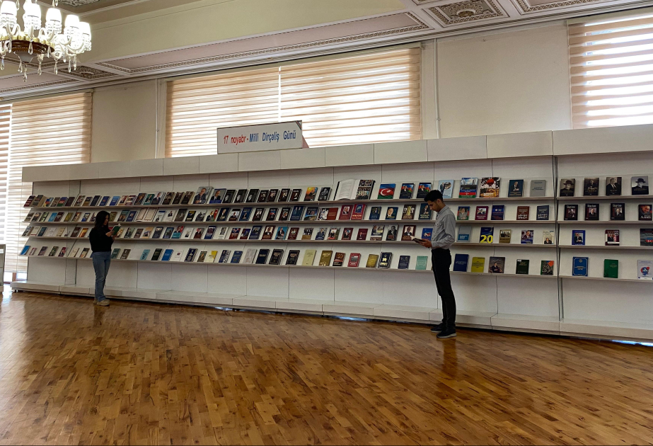 Milli Kitabxanada “17 noyabr - Milli Dirçəliş Günü” adlı ənənəvi kitab sərgisi açılıb