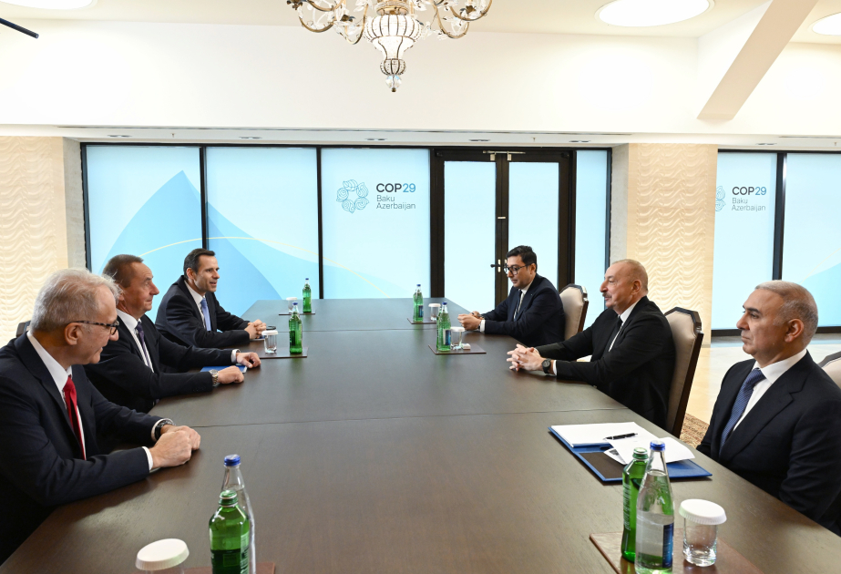 Rencontre du président azerbaïdjanais avec les présidents des fédérations internationales de canoë, d’aviron et de bateau-dragon MIS A JOUR VIDEO