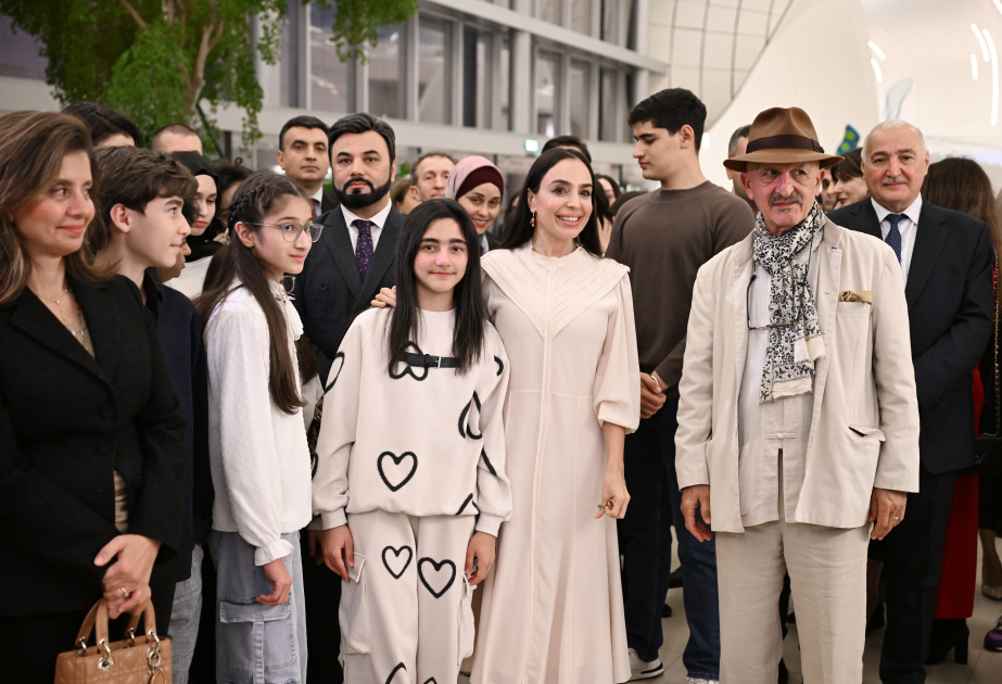 Fotoausstellung „Die Erde Welt durch die Augen der Kinder“ im Heydar Aliyev Zentrum eröffnet