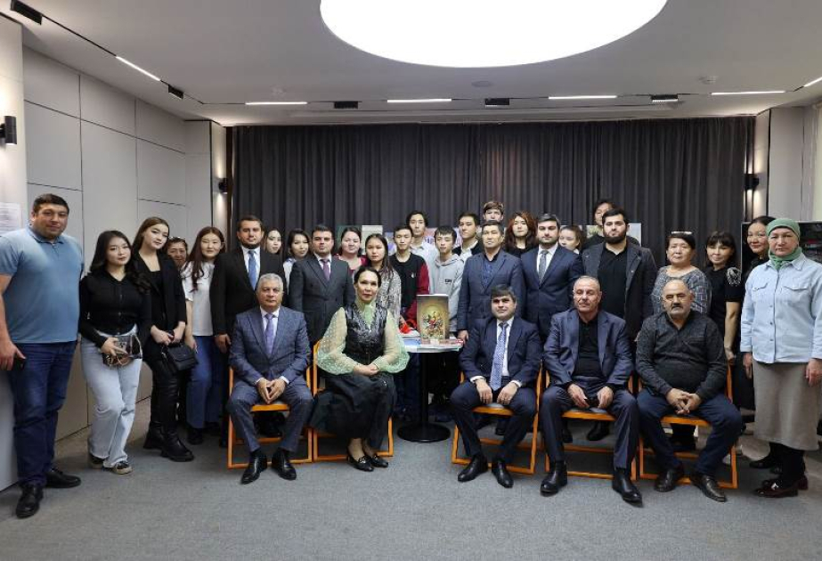 Qazaxıstanın Aktobe şəhərinin kitabxanasında “Azərbaycan ədəbiyyatı guşəsi” açılıb