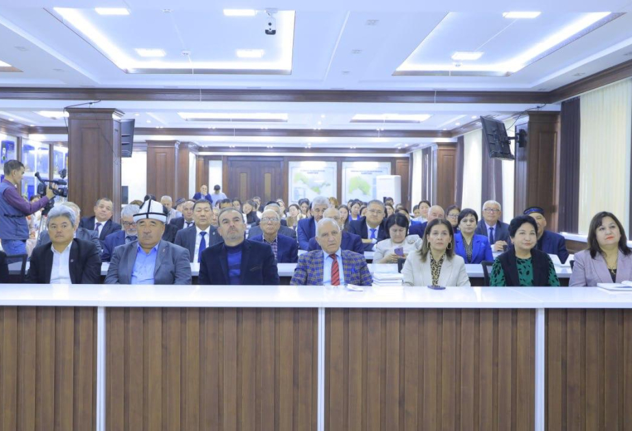 Azərbaycan alimi qaraqalpaq ədəbiyyatına verdiyi töhfələrə görə təltif olunub