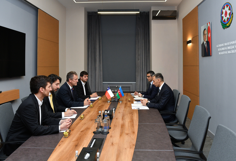 Rencontre du ministre azerbaïdjanais du Numérique et des Transports avec son homologue chilien