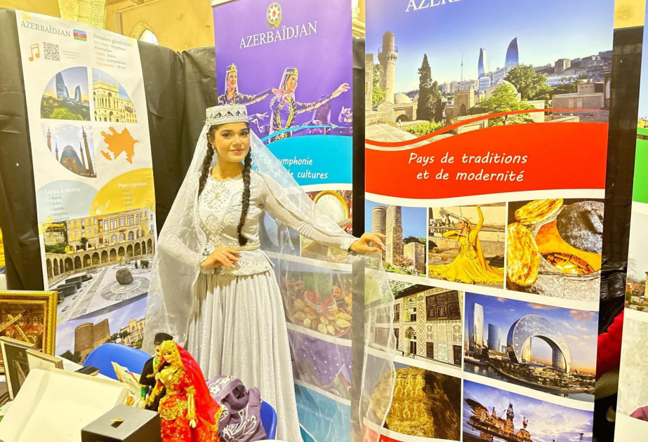 La Roşeldə keçirilən festivalda Azərbaycan mədəniyyəti və milli mətbəxi təqdim olunub
