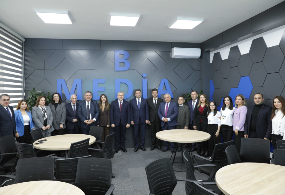 Inaugurado el auditorio de la Agencia de Desarrollo de Medios en la Universidad Estatal de Bakú