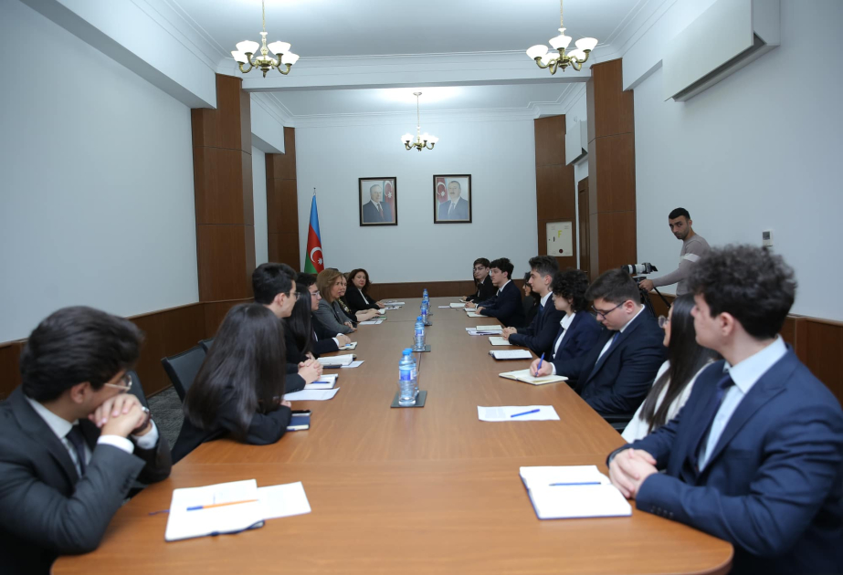 Komitə sədri Uşaq Səfirlər Məclisinin üzvləri ilə görüşüb