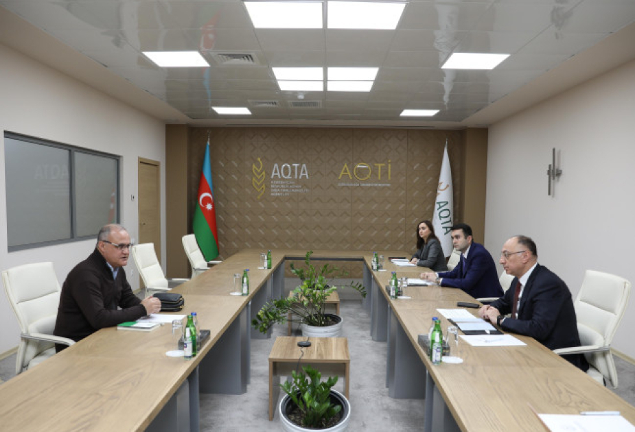 AQTA sədri sahibkarları dinləyib